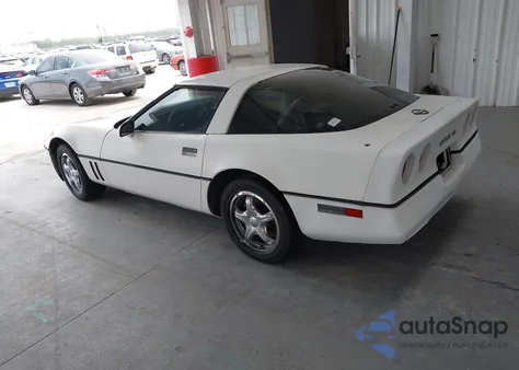 1984 Chevrolet Corvette z USA, uszkodzony, nr VIN 1G1AY0781E5139727